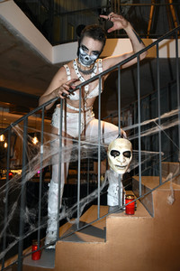 Revue-Premiere 'Hell-oh-rama' in München