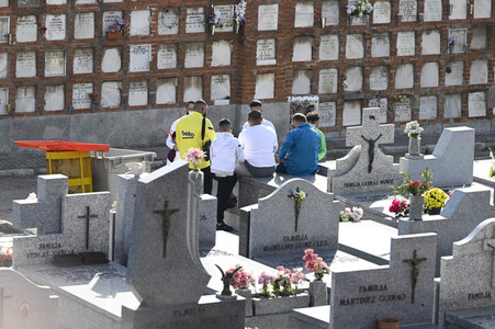 Der Friedhof La Almudena in Madrid