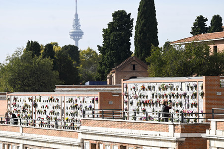 Der Friedhof La Almudena in Madrid
