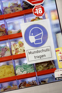 Symbolfoto Mundschutz tragen