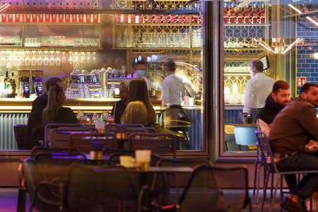 Symbolfoto Sperrstunde in der Gastronomie