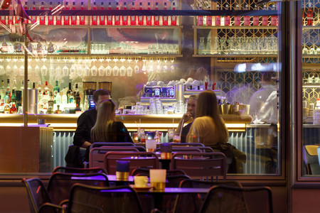 Symbolfoto Sperrstunde in der Gastronomie