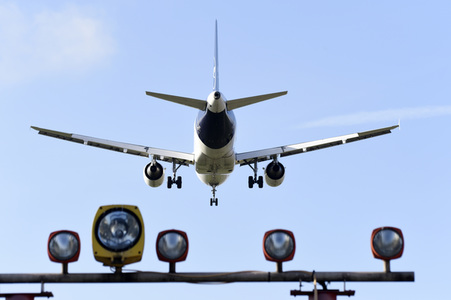 Symbolfoto Landeanflug