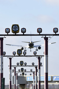 Symbolfoto Landeanflug