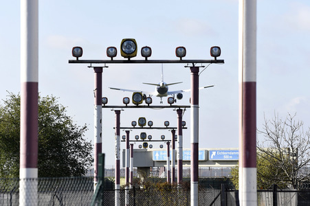 Symbolfoto Landeanflug