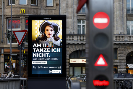 Symbolfoto Corona und Karneval