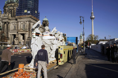 Statuen für den Schlüterhof in Berlin