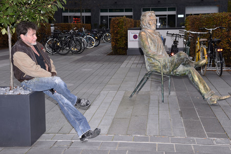 Präsentation der Bronze-Statue von Helmut Dietl in München
