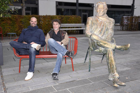 Präsentation der Bronze-Statue von Helmut Dietl in München