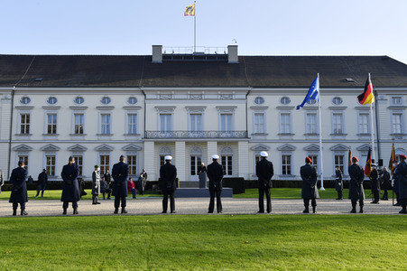Ansprache des Bundespräsidenten zum 65. Gründungstag der Bundeswehr in Berlin