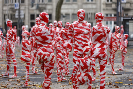 Kunst-Aktion von Dennis Josef Meseg in Köln