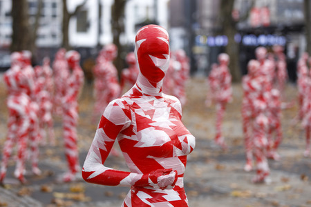 Kunst-Aktion von Dennis Josef Meseg in Köln