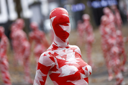 Kunst-Aktion von Dennis Josef Meseg in Köln