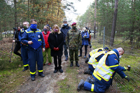 Pressetermin zum Bau eines Zauns zur Eindämmung der Afrikanischen Schweinepest in Krauschwitz
