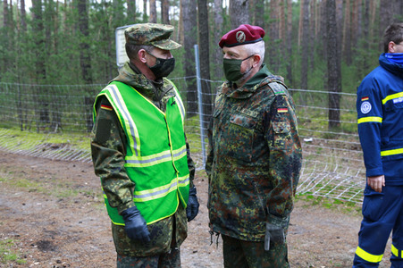 Pressetermin zum Bau eines Zauns zur Eindämmung der Afrikanischen Schweinepest in Krauschwitz