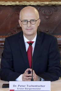 Corona-Pressekonferenz in Hamburg