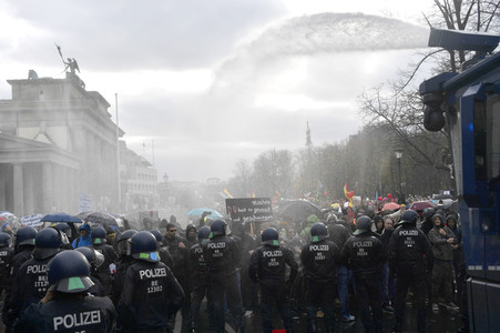 Proteste von Gegnern der Corona-Politik in Berlin