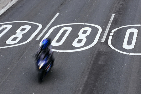 Symbolfoto Tempolimit