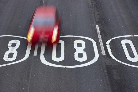 Symbolfoto Tempolimit