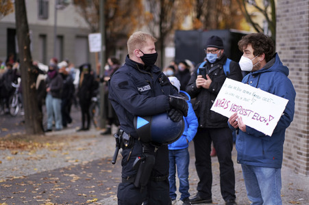 Schweigemarsch gegen Coronamaßnahmen in Berlin