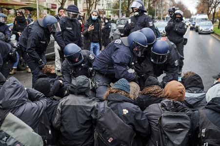 Schweigemarsch gegen Coronamaßnahmen in Berlin