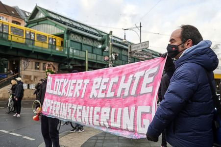 Schweigemarsch gegen Coronamaßnahmen in Berlin