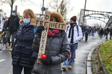 Schweigemarsch gegen Coronamaßnahmen in Berlin