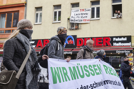 Schweigemarsch gegen Coronamaßnahmen in Berlin