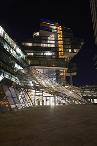 'Orange Day - Stoppt Gewalt gegen Frauenund Mädchen' in Hannover