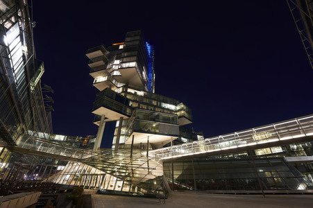 'Orange Day - Stoppt Gewalt gegen Frauenund Mädchen' in Hannover
