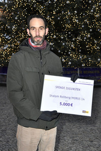 Einschalten der Weihnachtsbaumbeleuchtung am Brandenburger Tor in Berlin