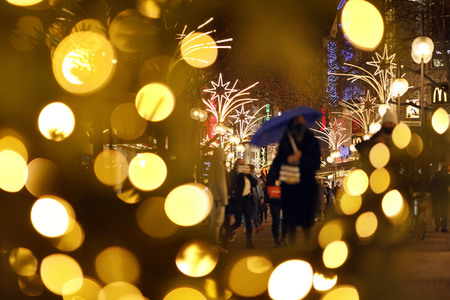 Symbolfoto Weihnachtseinkäufe