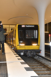 Eröffnung der U5-Neubaustrecke in Berlin