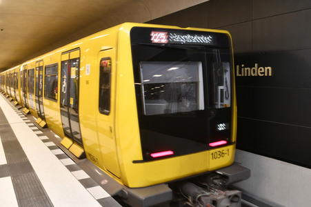 Eröffnung der U5-Neubaustrecke in Berlin