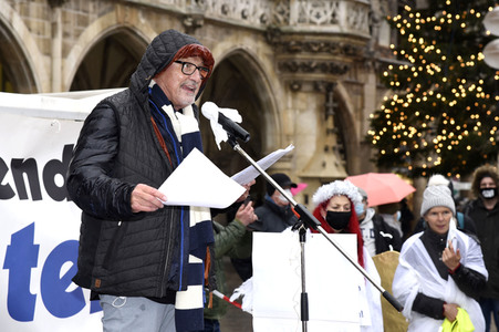 Kundgebung zum bundesweiten Aktionstag gegen Aufrüstung und Krieg in München