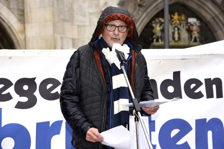Kundgebung zum bundesweiten Aktionstag gegen Aufrüstung und Krieg in München