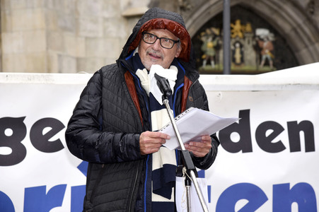 Kundgebung zum bundesweiten Aktionstag gegen Aufrüstung und Krieg in München