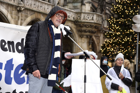 Kundgebung zum bundesweiten Aktionstag gegen Aufrüstung und Krieg in München