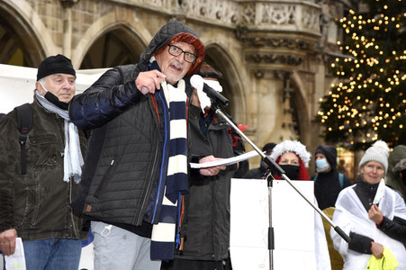Kundgebung zum bundesweiten Aktionstag gegen Aufrüstung und Krieg in München