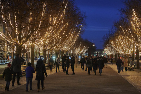 Weihnachtsbeleuchtung am Brandenburger Tor in Berlin