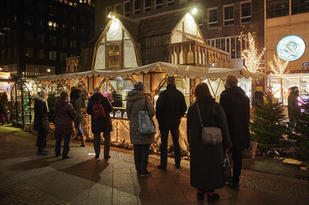 Weihnachtsbuden auf der Friedrichstraße in Berlin