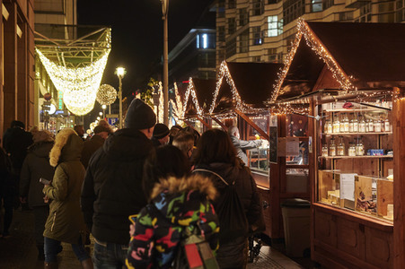 Weihnachtsbuden auf der Friedrichstraße in Berlin