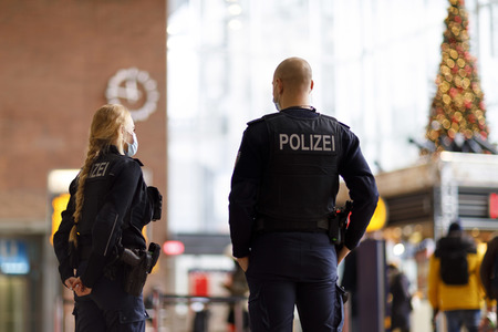 Symbolfoto Maskenkontrolle