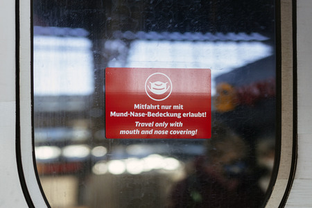 Symbolfoto Maskenpflicht in Zügen