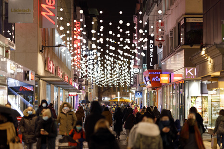 Symbolfoto Weihnachtseinkäufe