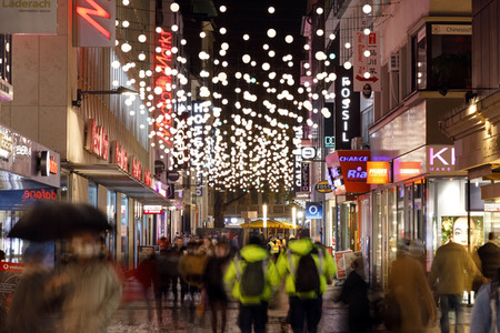 Symbolfoto Weihnachtseinkäufe