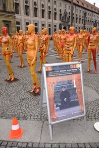 Kunst-Installation 'Broken' in München