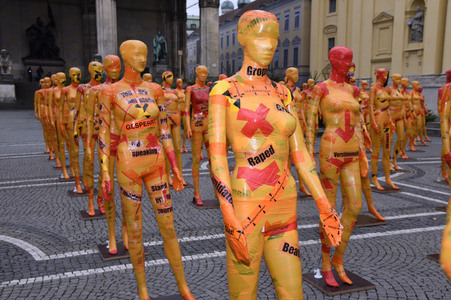 Kunst-Installation 'Broken' in München