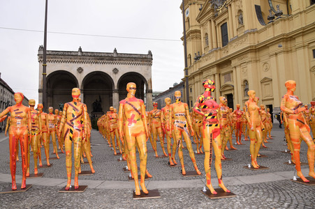 Kunst-Installation 'Broken' in München
