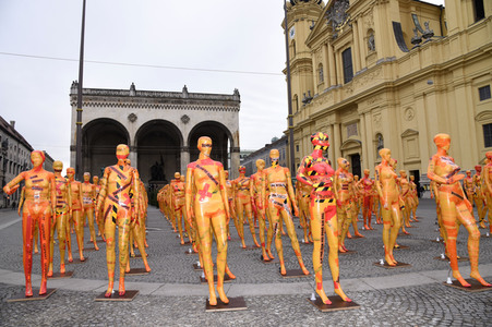 Kunst-Installation 'Broken' in München